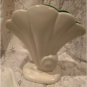 Vintage Red Wing Fan vase